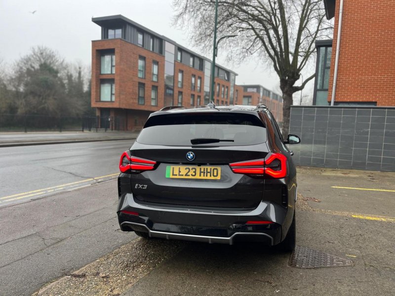 BMW IX3