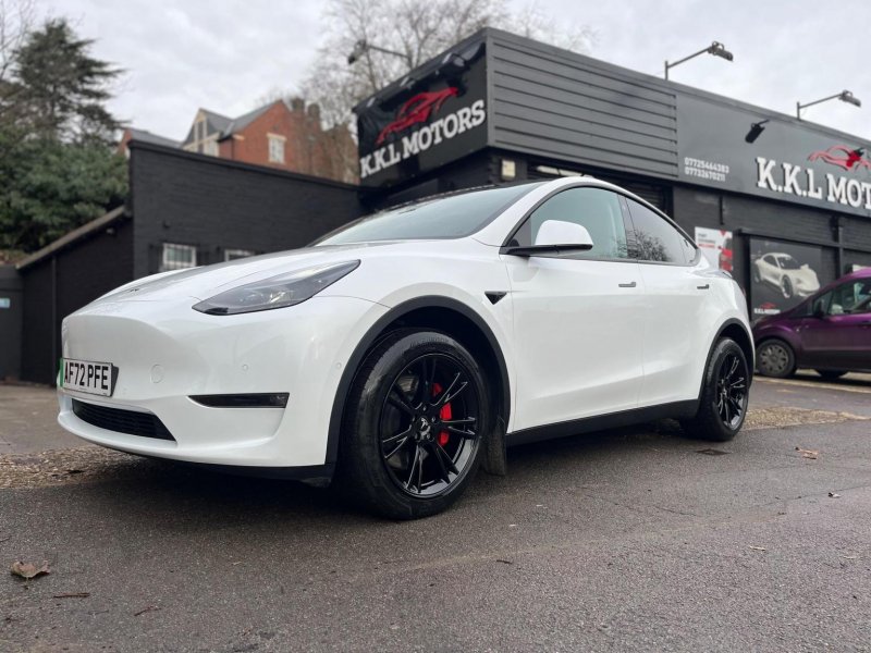 TESLA MODEL Y
