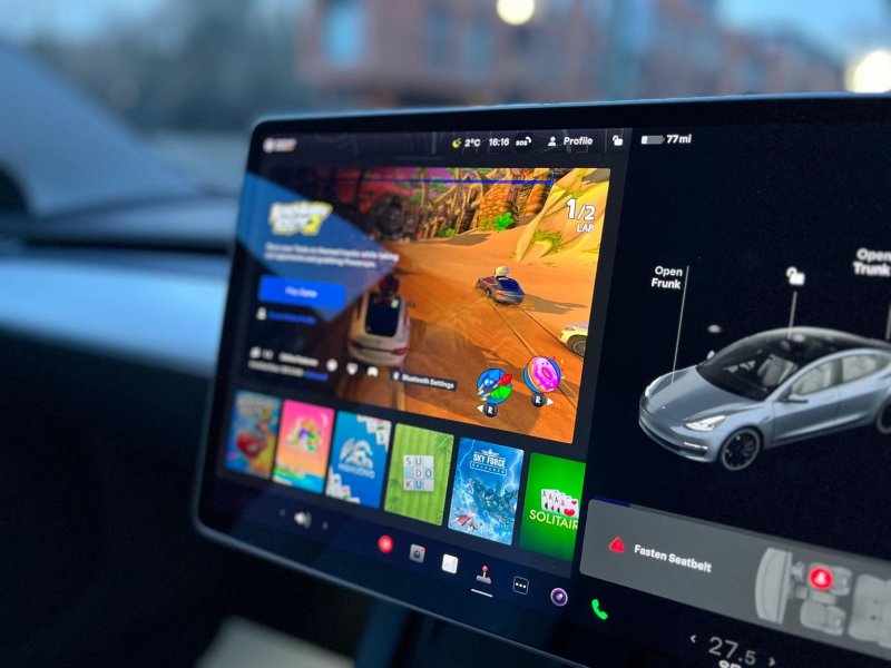 TESLA MODEL 3