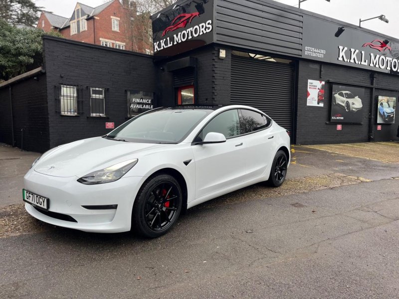 TESLA MODEL 3