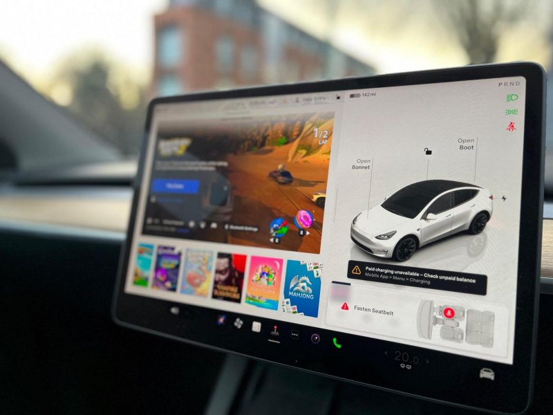 TESLA MODEL Y
