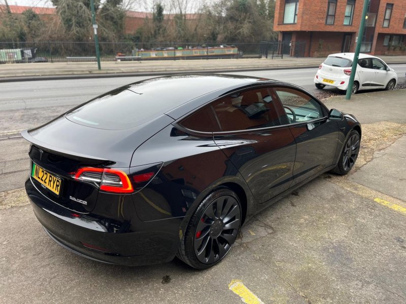TESLA MODEL 3