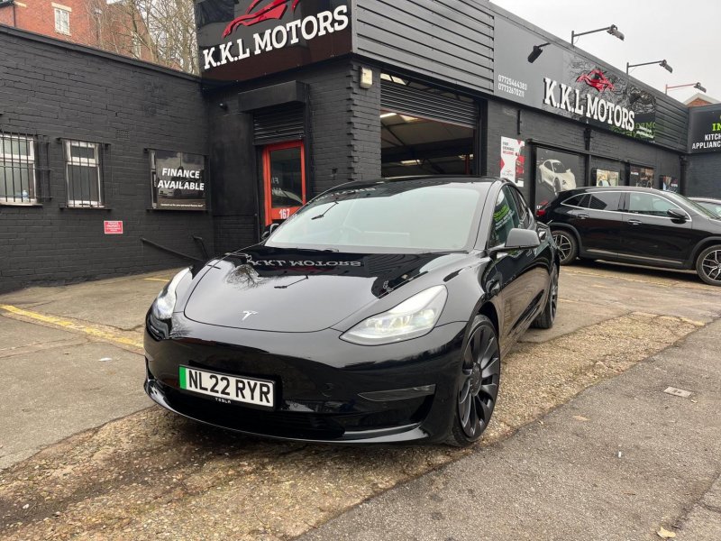 TESLA MODEL 3