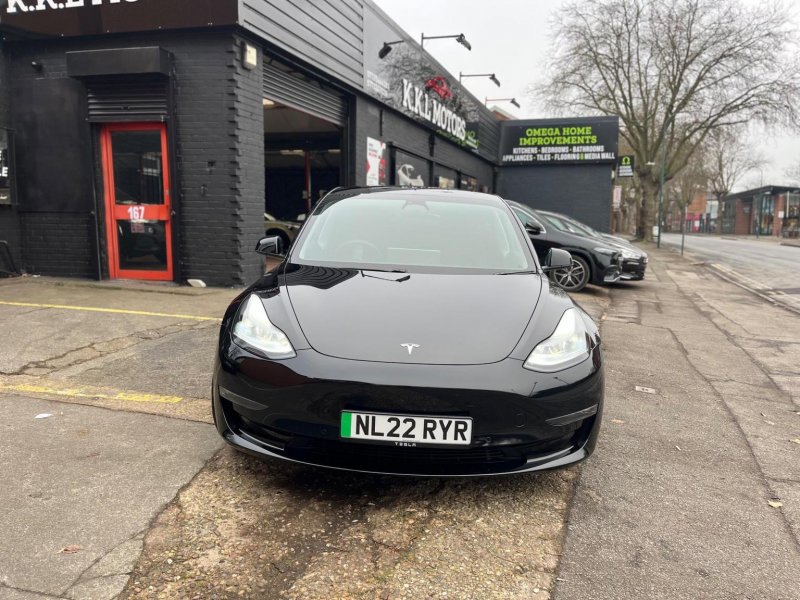 TESLA MODEL 3