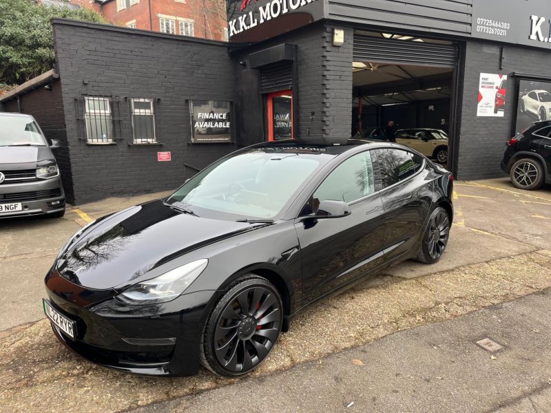 TESLA MODEL 3