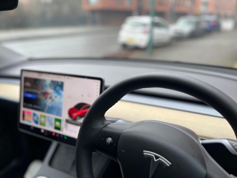 TESLA MODEL Y