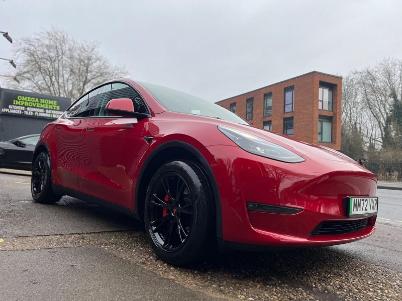 TESLA MODEL Y