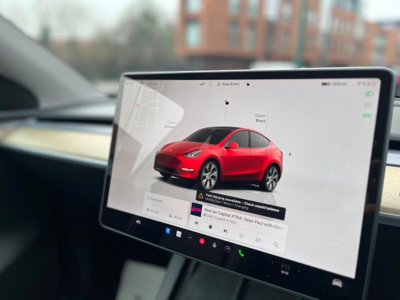 TESLA MODEL Y