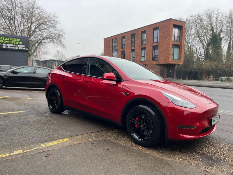 TESLA MODEL Y