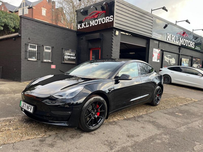 TESLA MODEL 3
