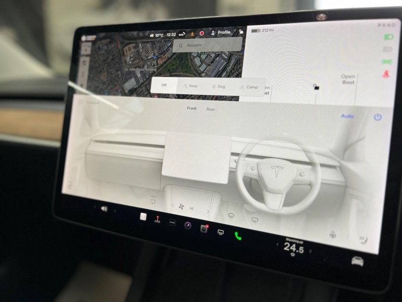 TESLA MODEL 3