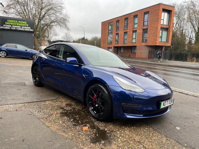 TESLA MODEL 3