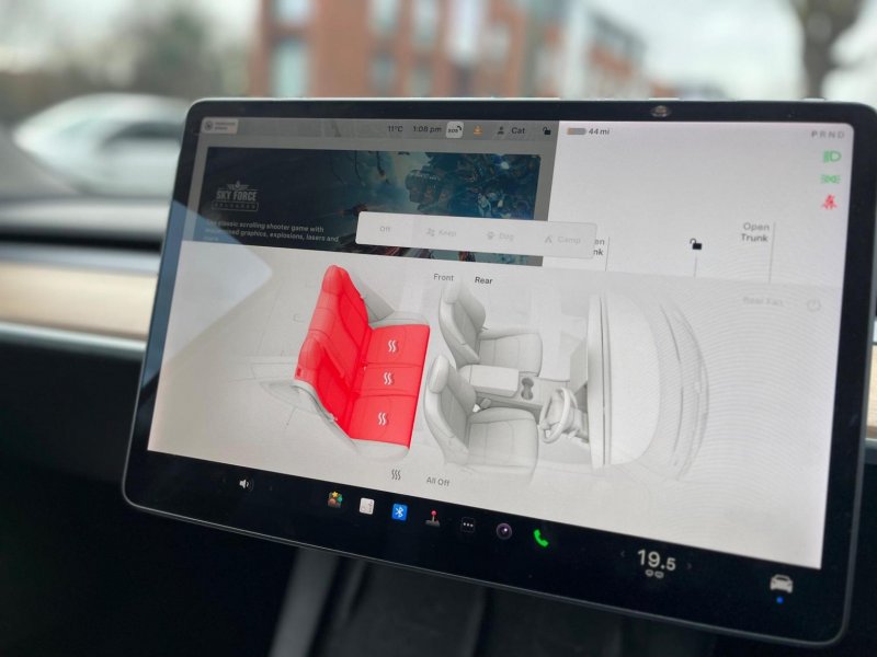 TESLA MODEL 3