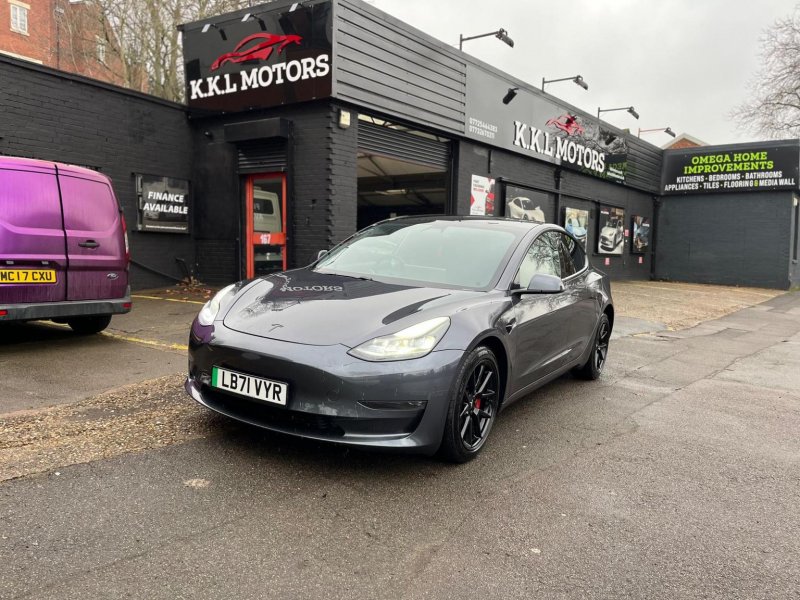 TESLA MODEL 3