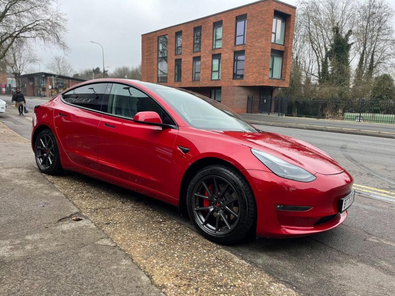 TESLA MODEL 3