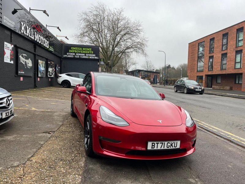 TESLA MODEL 3