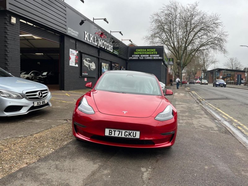 TESLA MODEL 3