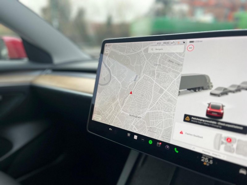 TESLA MODEL 3