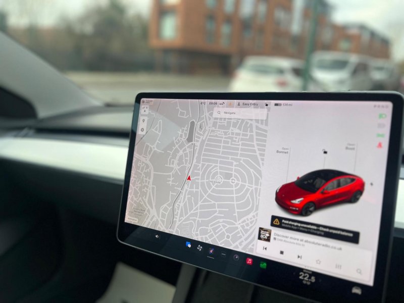 TESLA MODEL 3