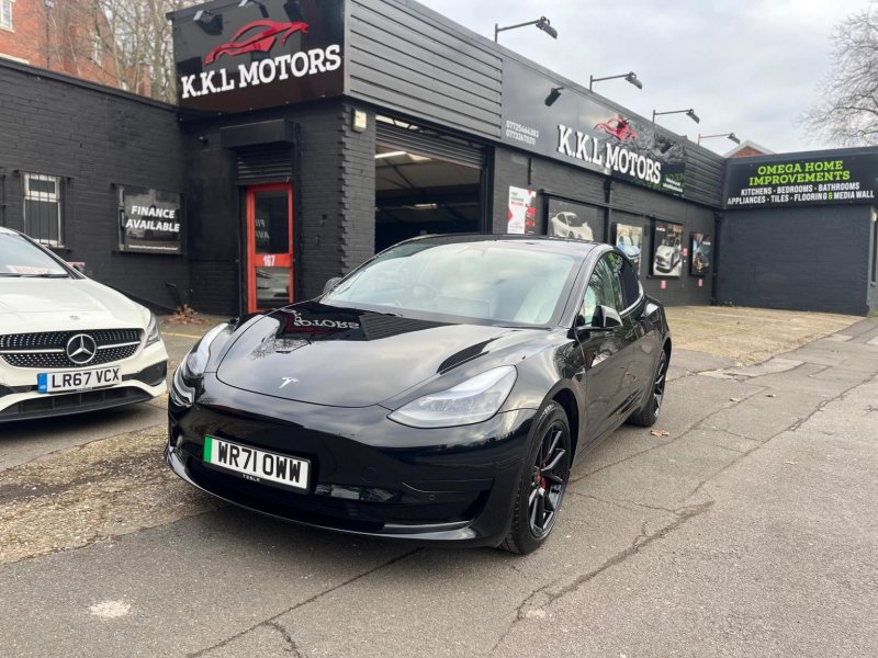 TESLA MODEL 3