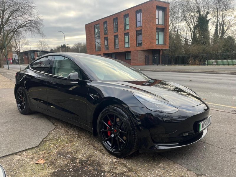 TESLA MODEL 3