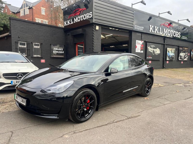 TESLA MODEL 3