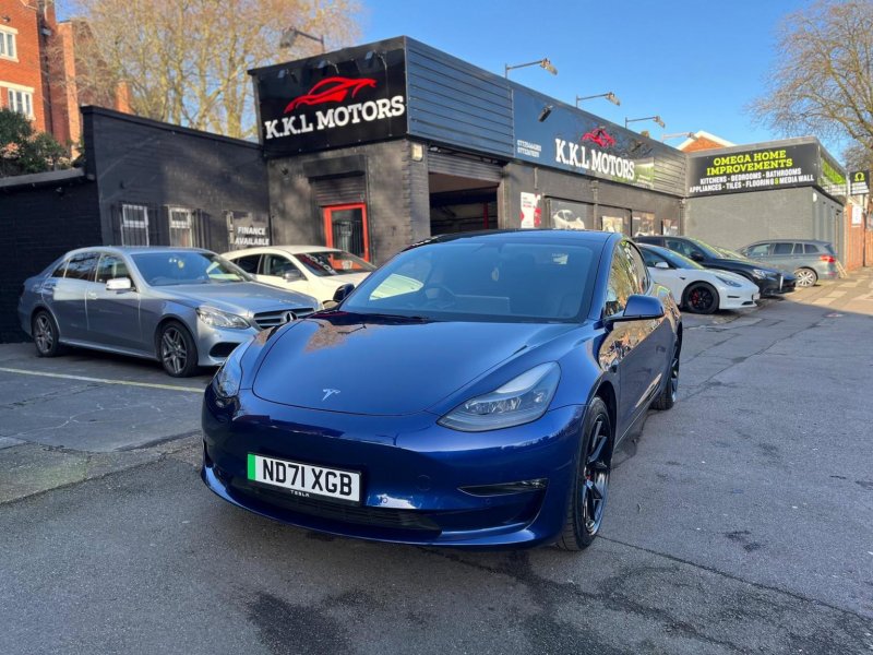 TESLA MODEL 3