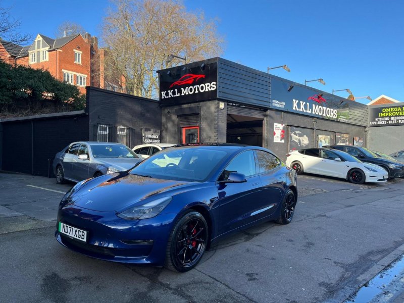 TESLA MODEL 3