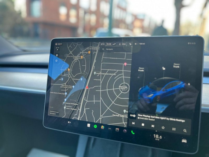 TESLA MODEL 3