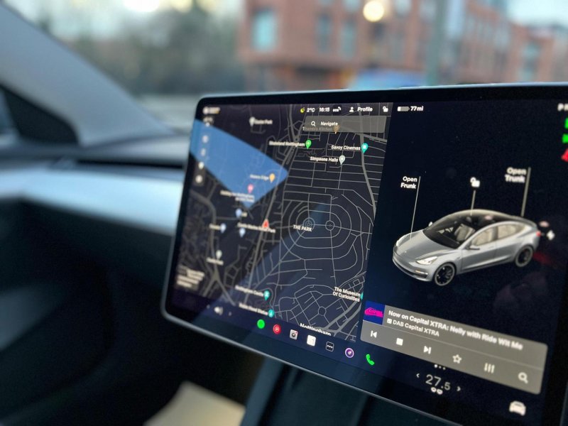TESLA MODEL 3