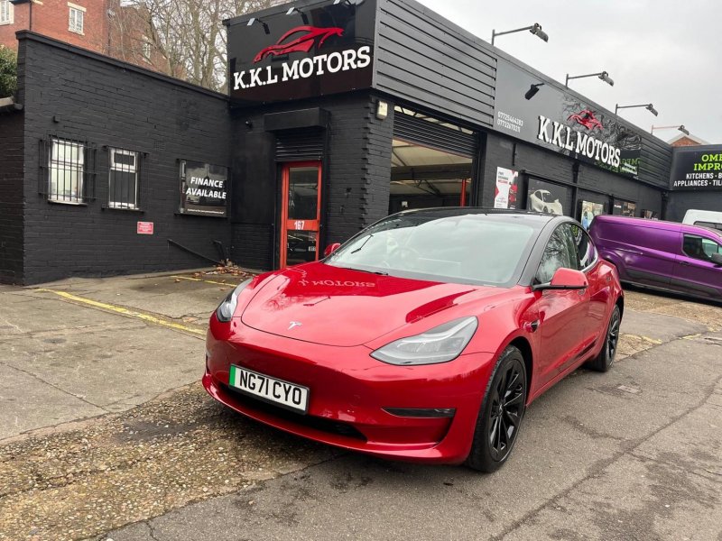 TESLA MODEL 3