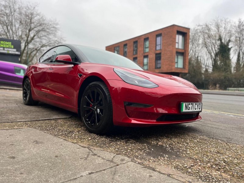 TESLA MODEL 3