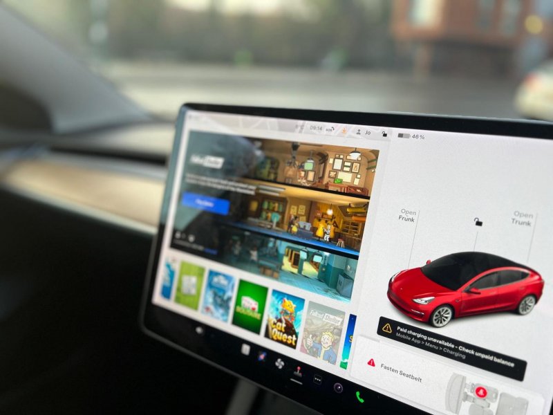 TESLA MODEL 3