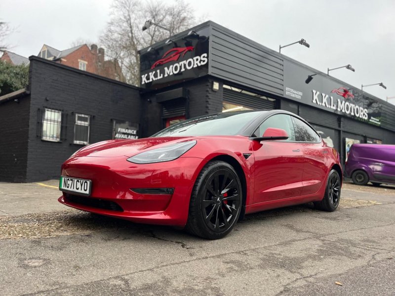 TESLA MODEL 3