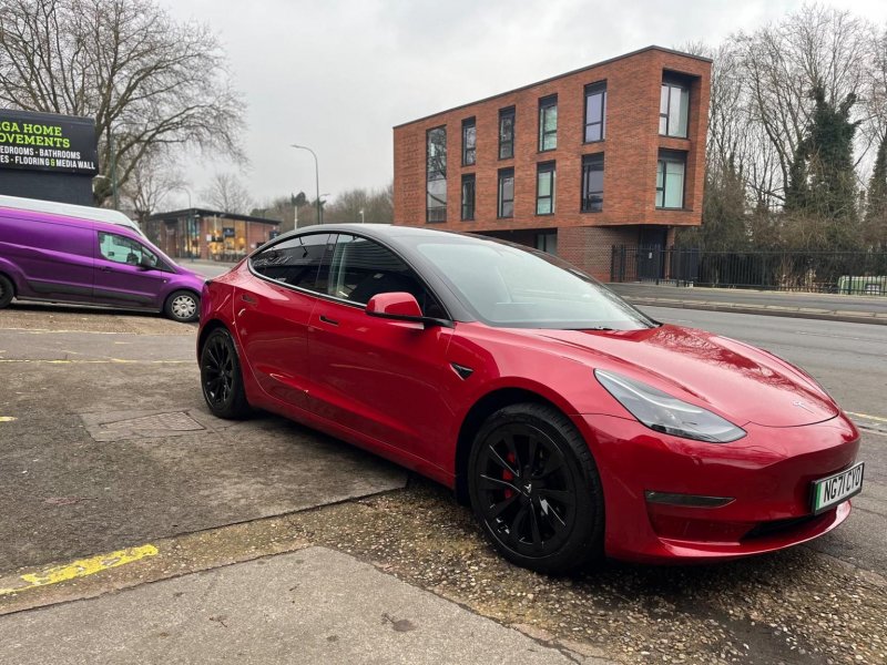 TESLA MODEL 3