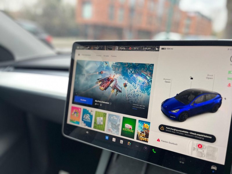 TESLA MODEL Y