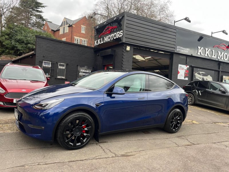 TESLA MODEL Y