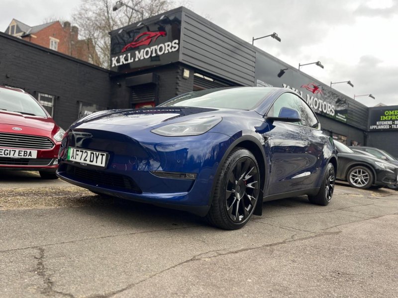 TESLA MODEL Y