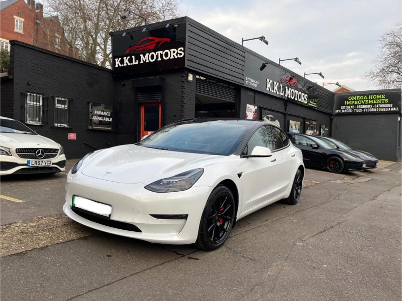 TESLA MODEL 3