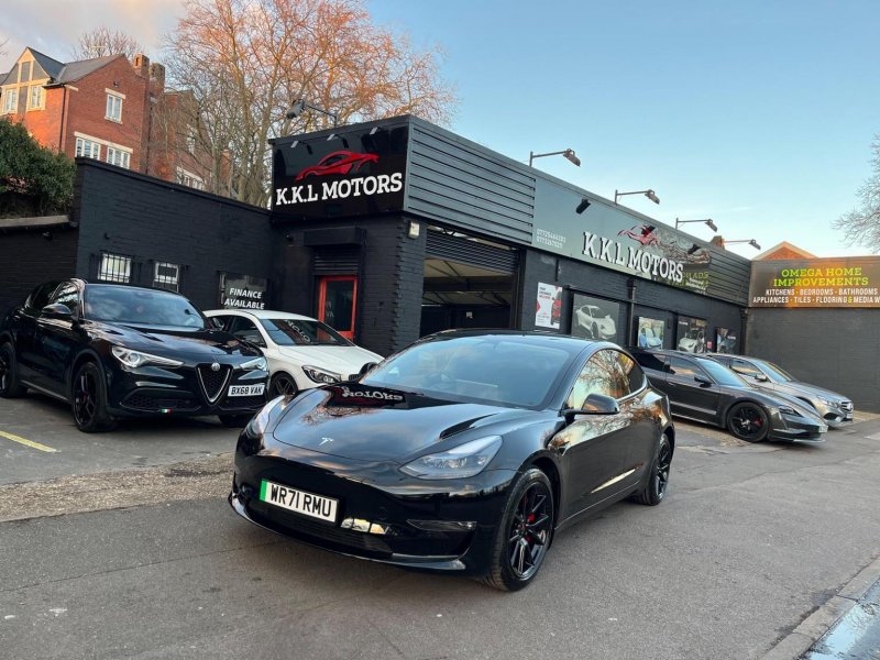 TESLA MODEL 3