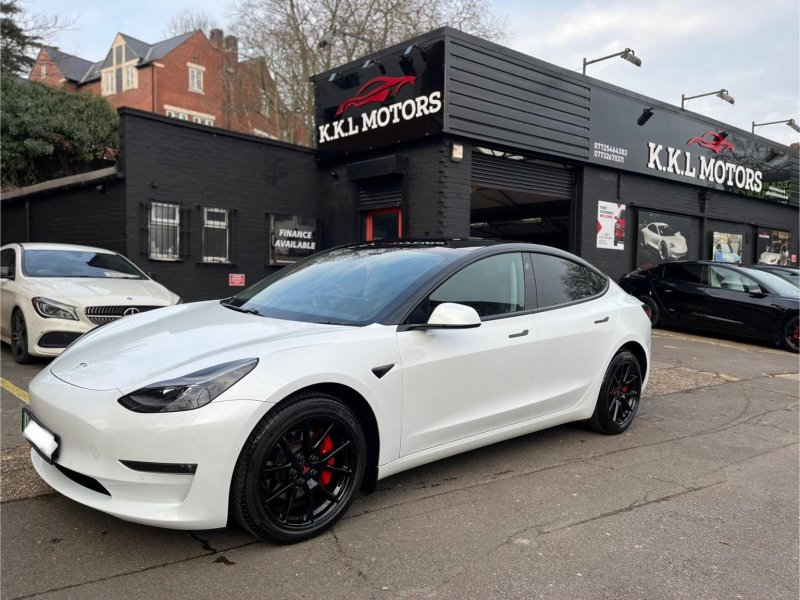 TESLA MODEL 3