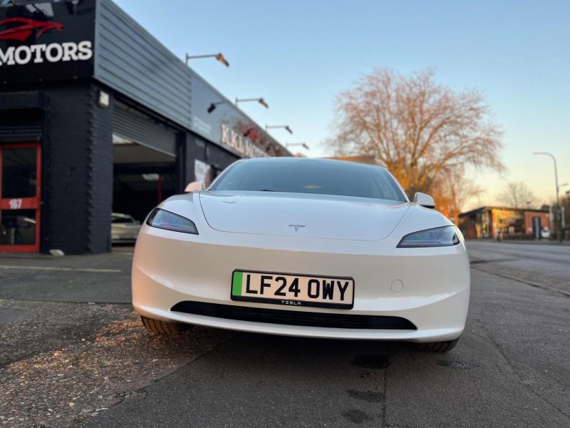 TESLA MODEL 3