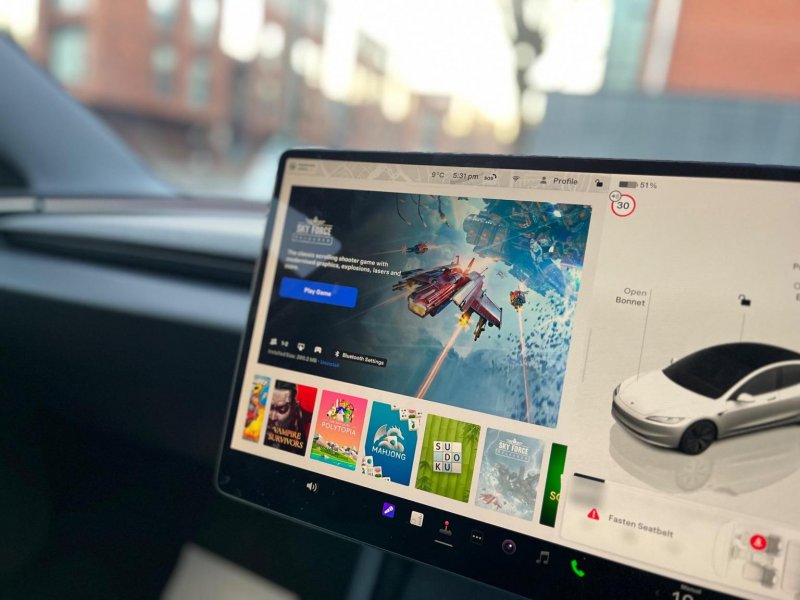 TESLA MODEL 3