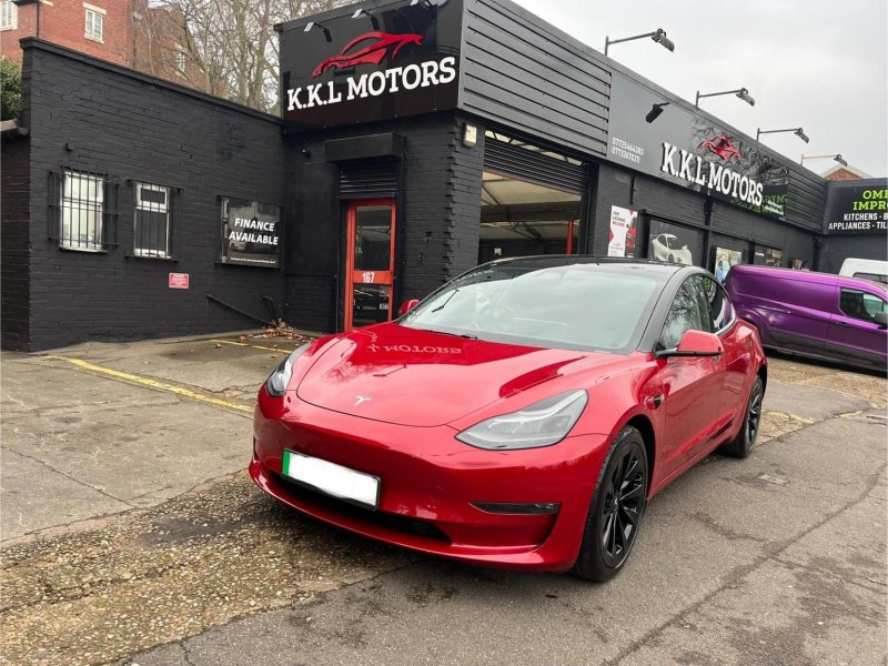 TESLA MODEL 3