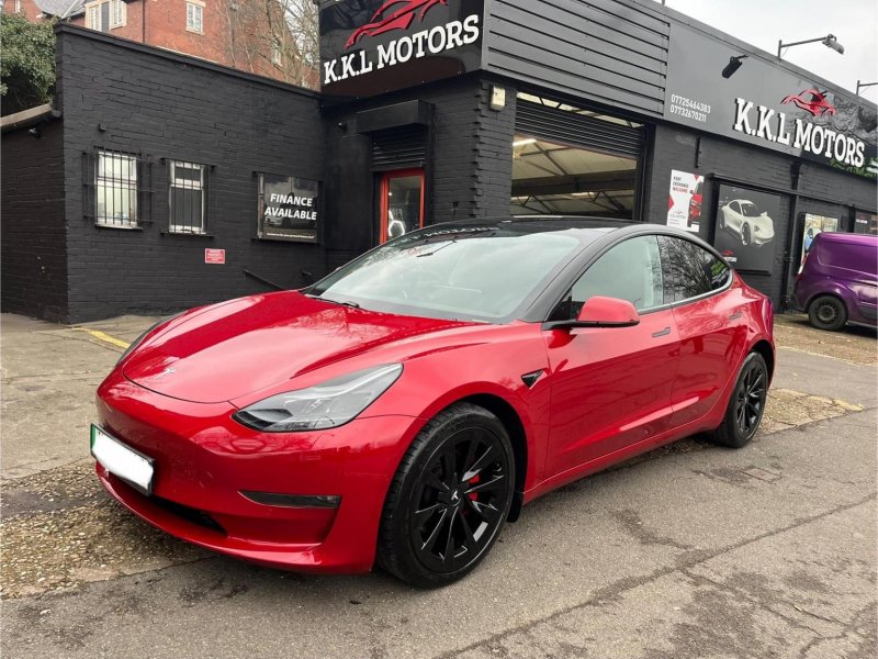 TESLA MODEL 3