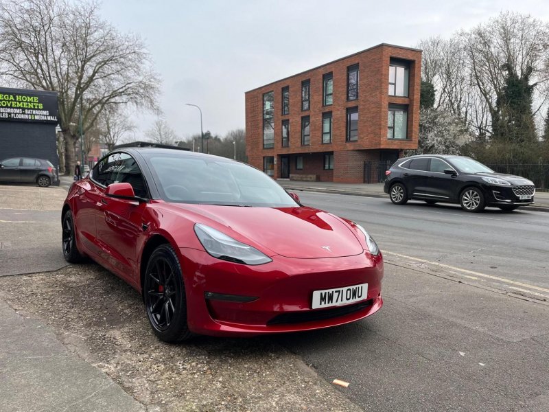 TESLA MODEL 3