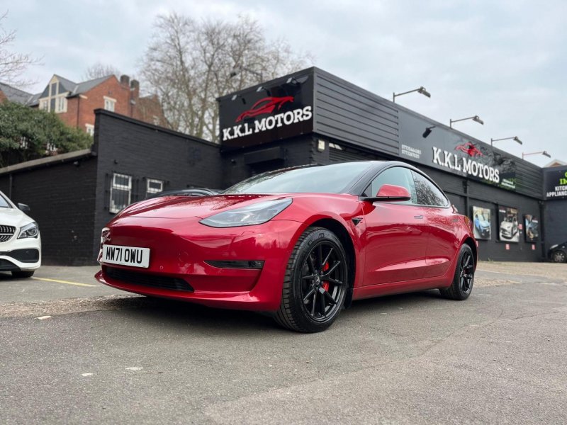 TESLA MODEL 3