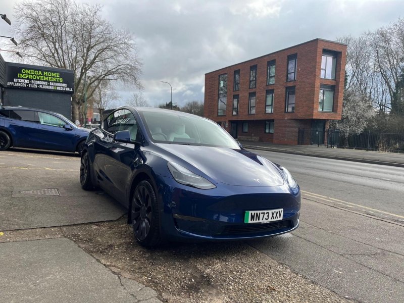 TESLA MODEL Y