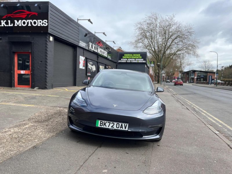 TESLA MODEL 3