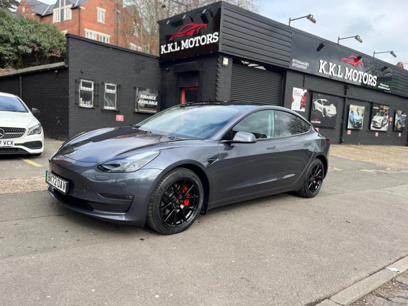 TESLA MODEL 3